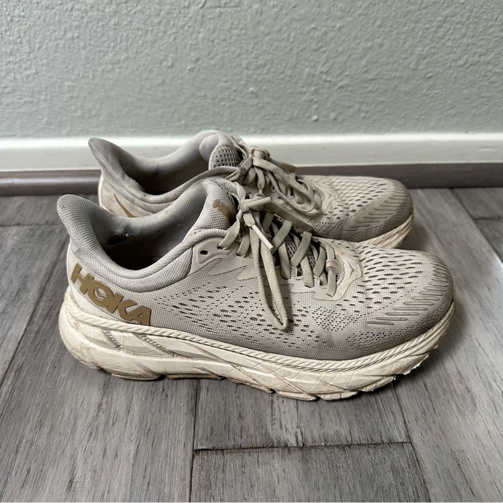 Hoka One One Clifton 7 - Size 7.5 D (Wide)
